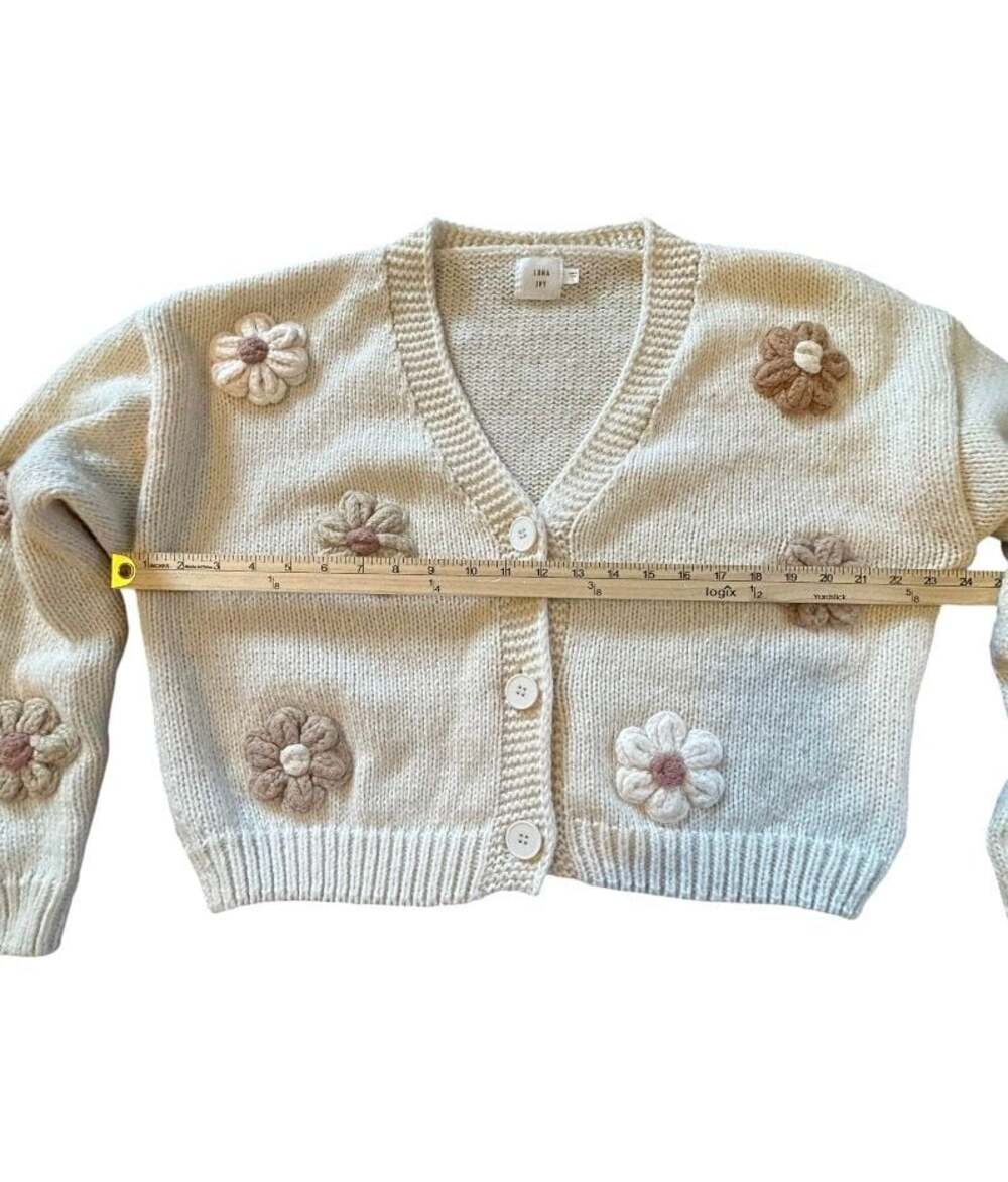 Luna Ivy Cream Knit Cardigan with 3D Flower Appliques - Picture 4 of 5